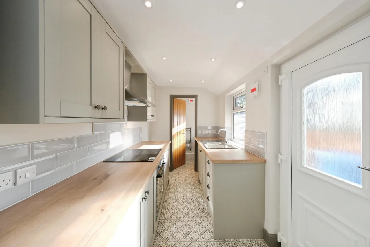 High Street, Mansfield, NG19, photo 5