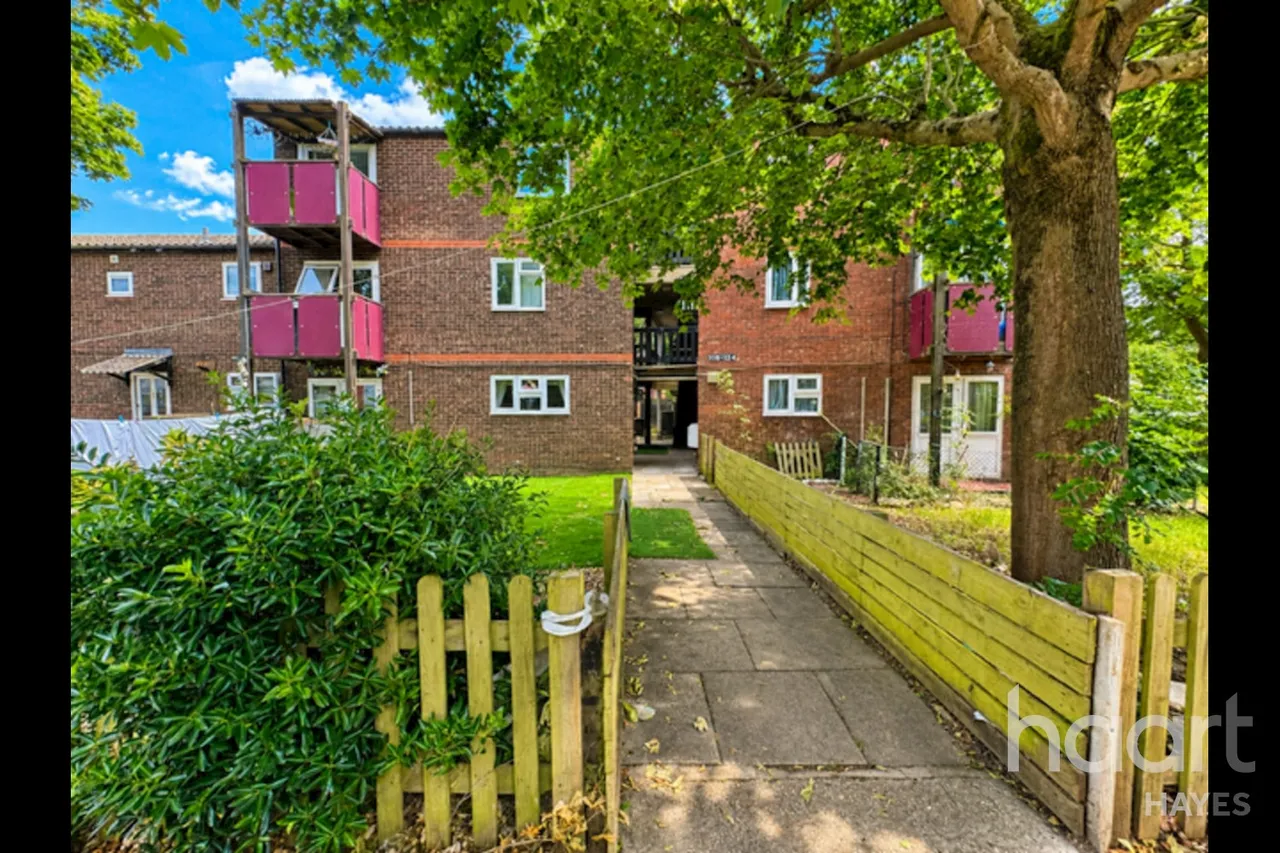1 bed flat for sale, Maple Close, Hayes, UB4