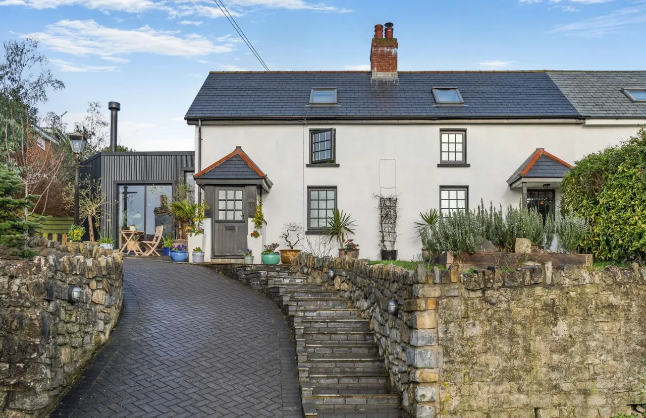 4 bed house for sale, Old Village Road, Barry, CF62