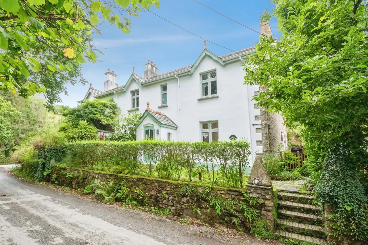 4 bed house for sale — Harrowbarrow, Callington