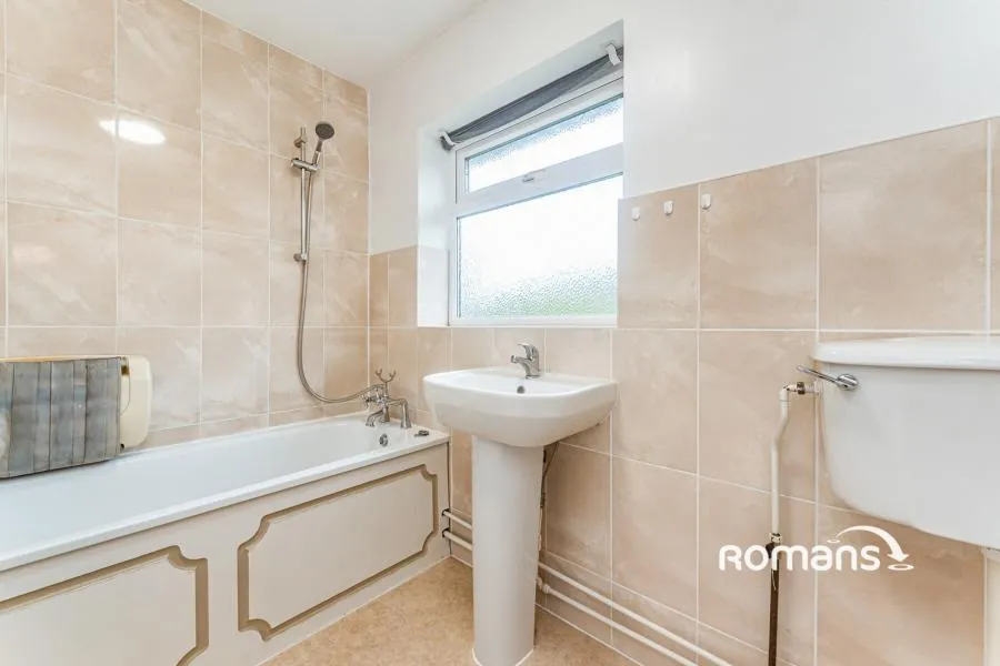Silverdale Road, Earley, RG6, photo 9