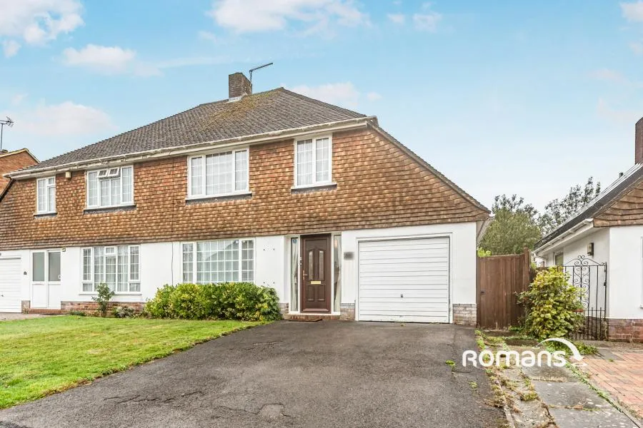 3 bed house to rent, Silverdale Road, Earley, RG6