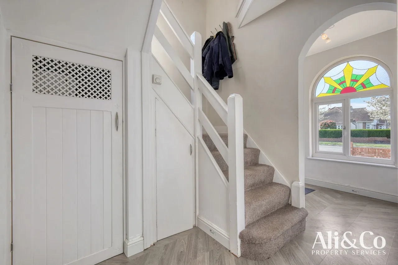 Fairway, Grays, Essex, RM16 2AD, photo 12