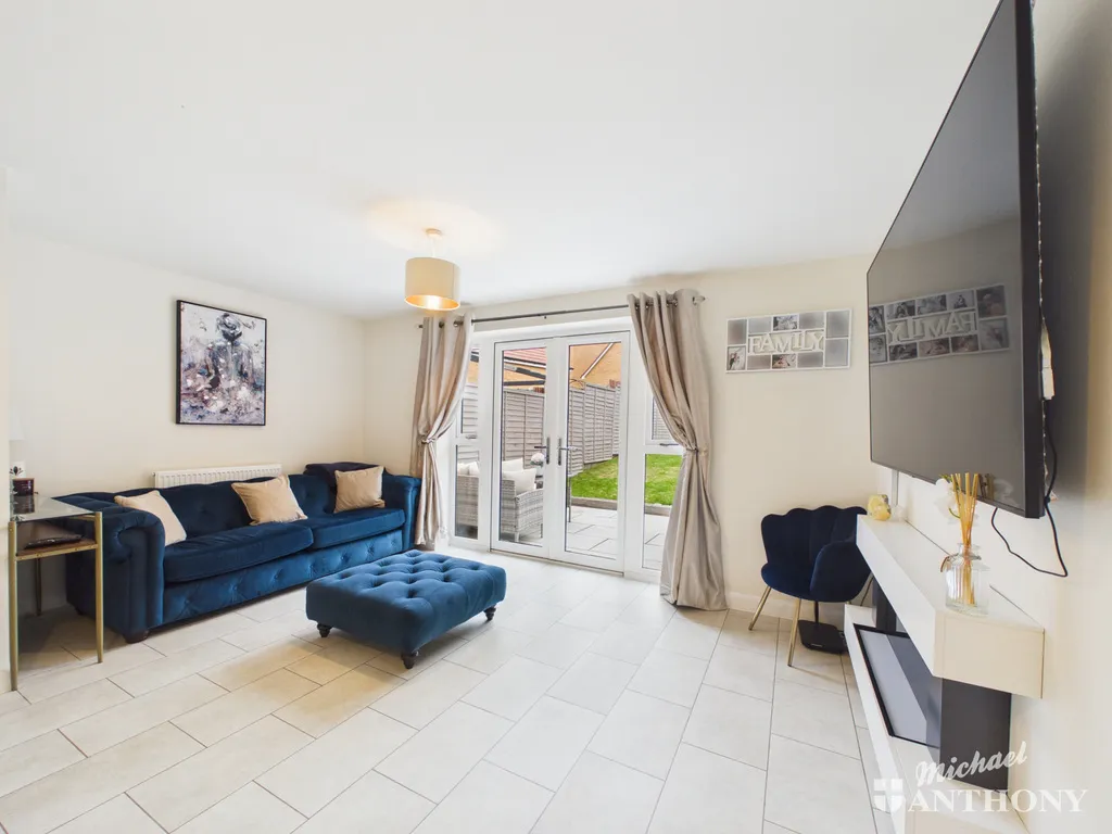 Wallis Drive, Leighton Buzzard, LU7 3GD, photo 2