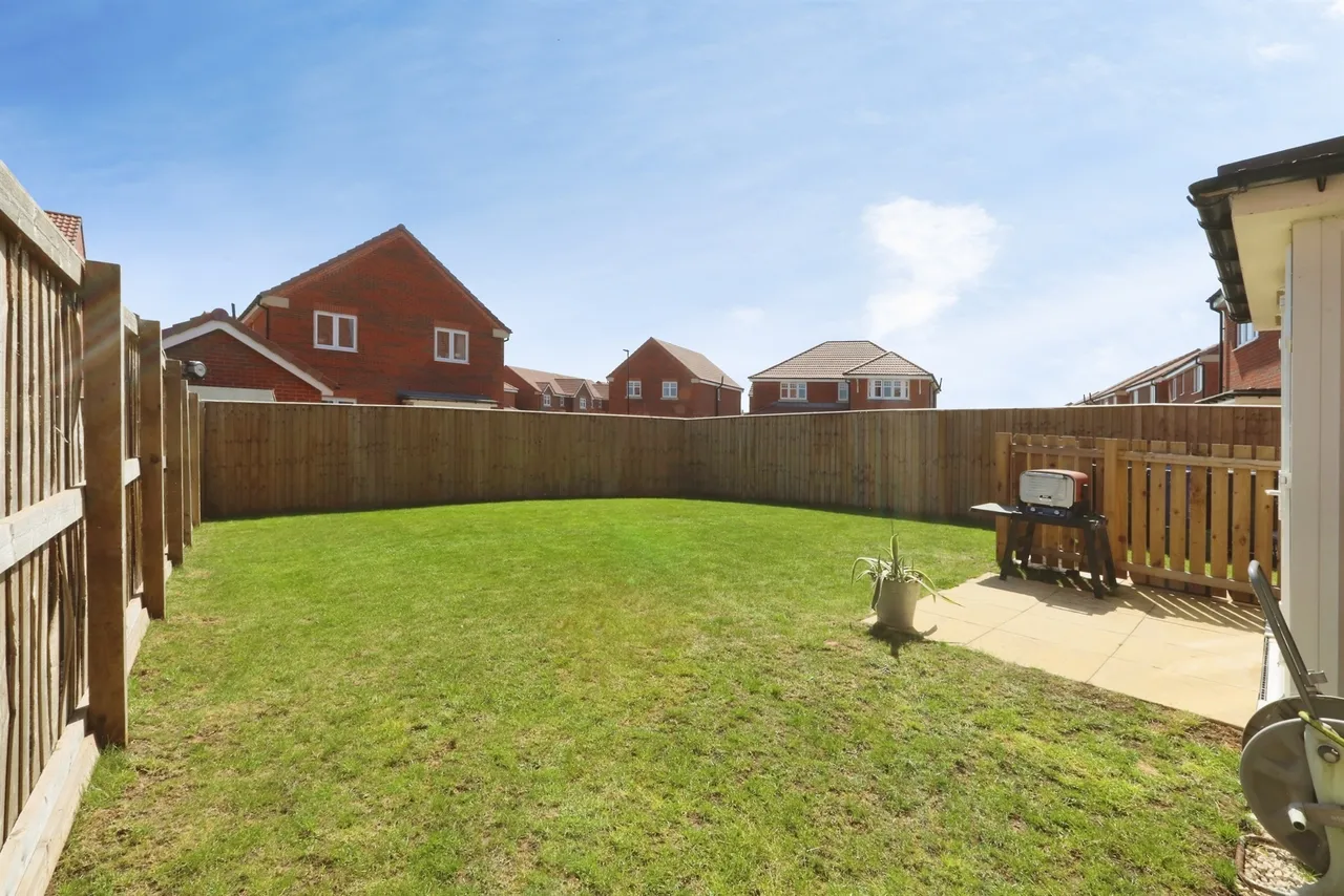 Butterfly Way, New Rossington, DN11, photo 17