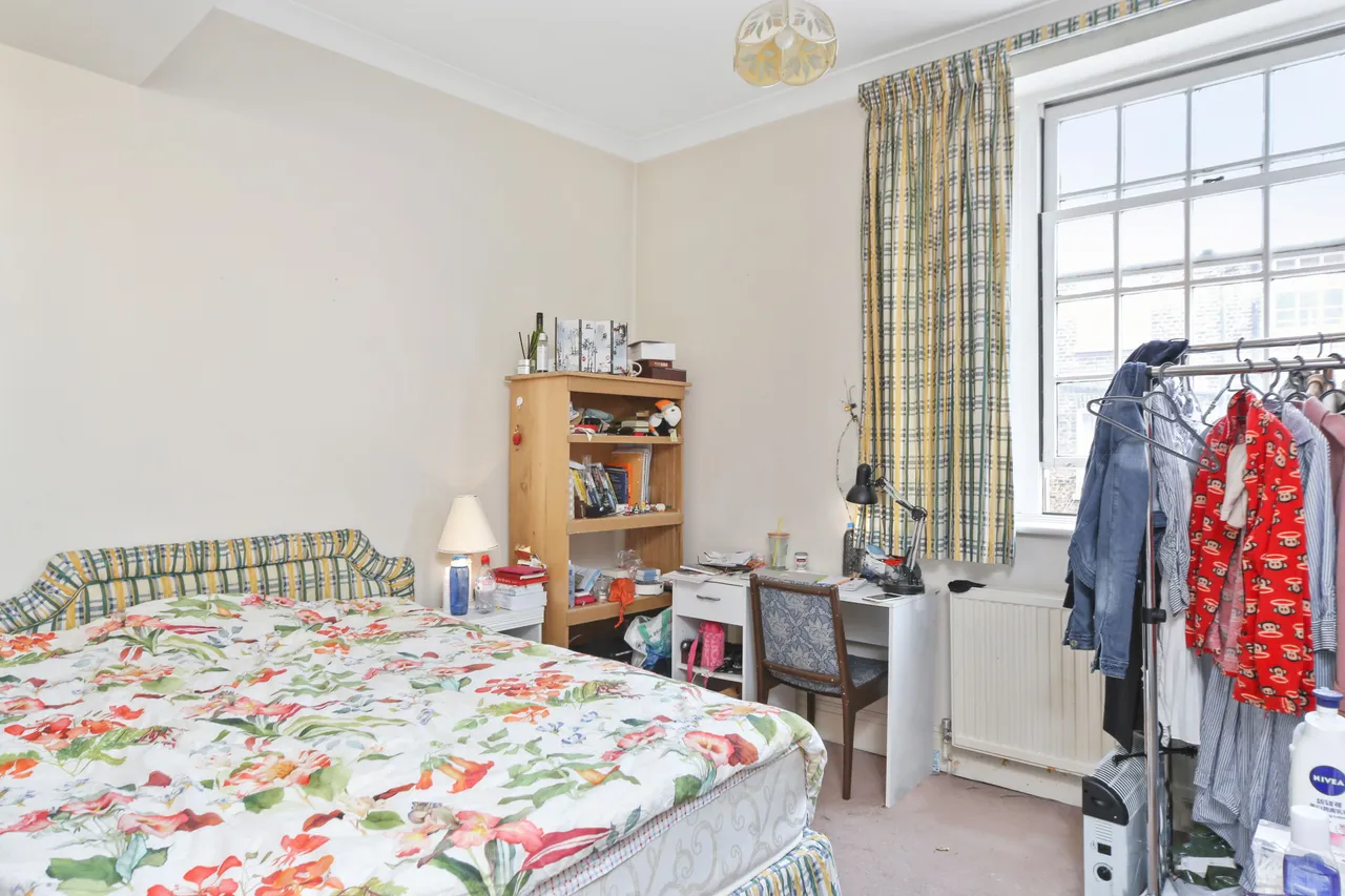 Flat 15, 42-43 Emperors Gate, London, photo 10