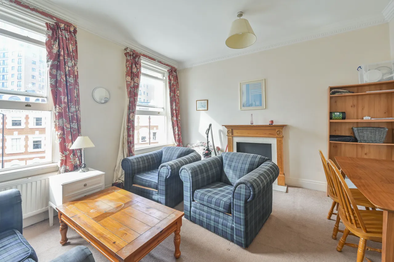 Flat 15, 42-43 Emperors Gate, London, photo 2