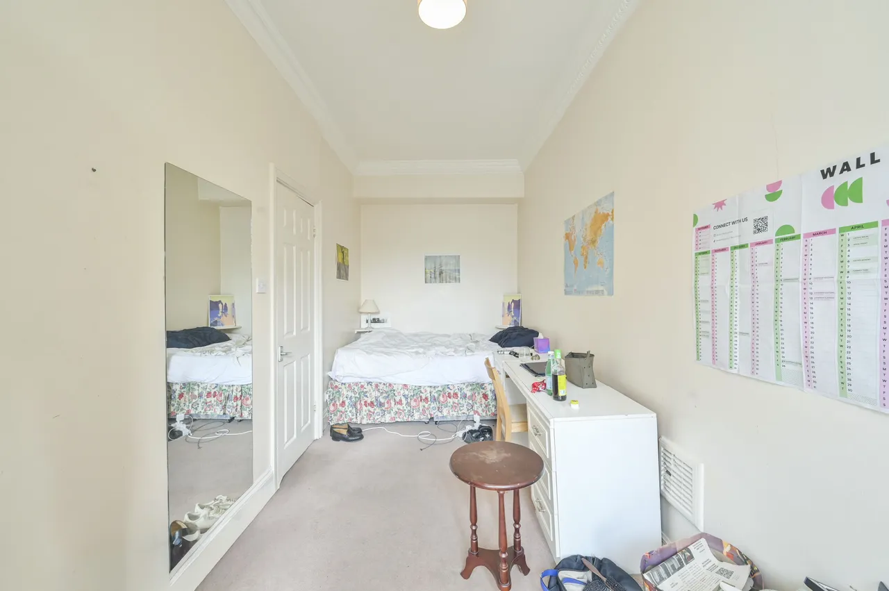Flat 15, 42-43 Emperors Gate, London, photo 7