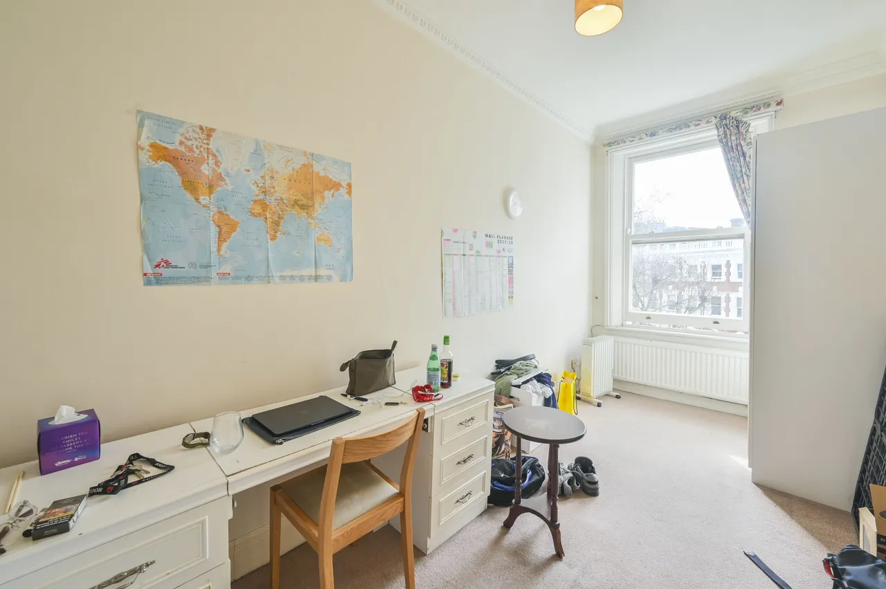 Flat 15, 42-43 Emperors Gate, London, photo 8