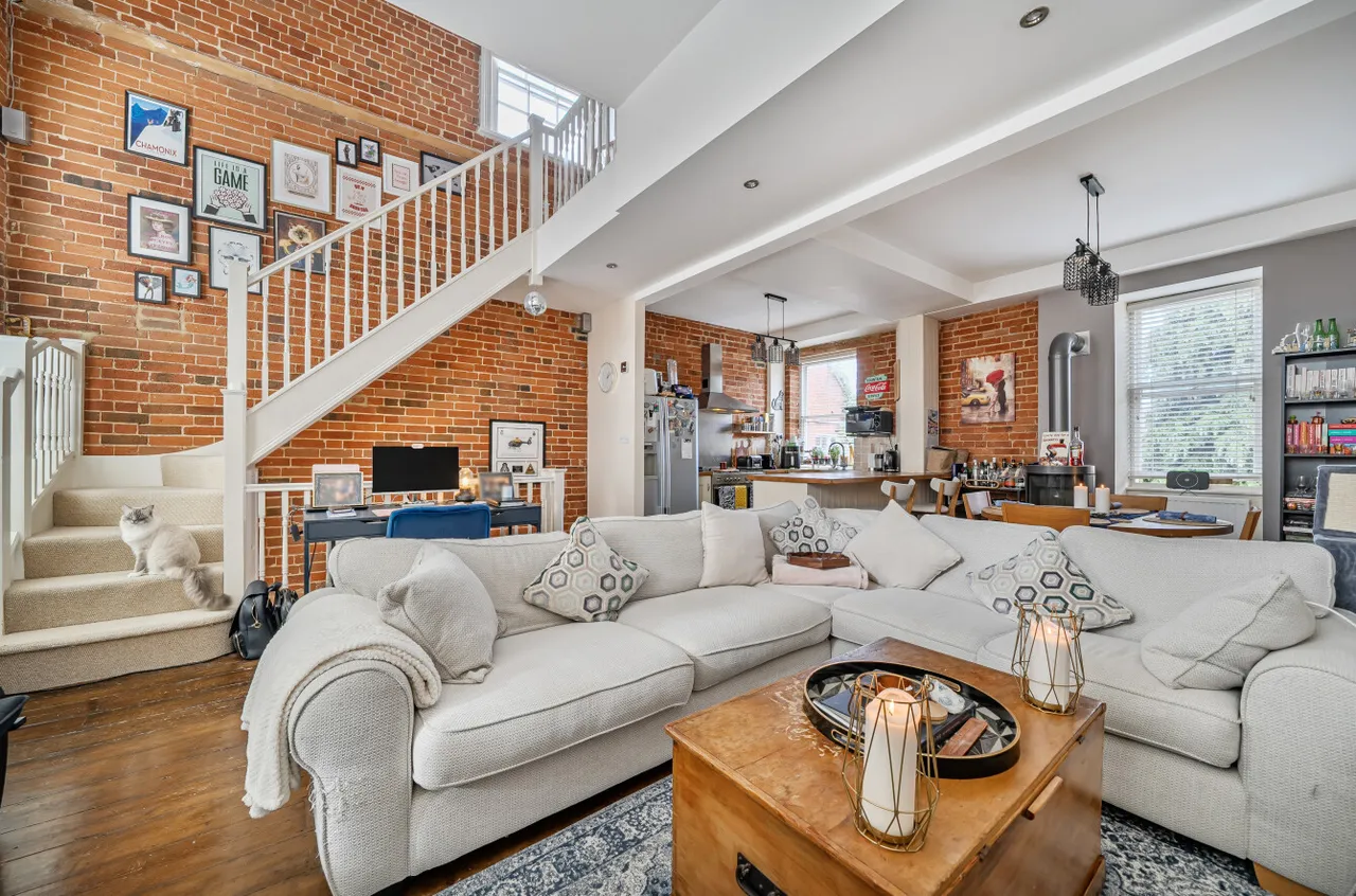 2 bed house for sale — King Street, Odiham, Hook, Hampshire, RG29 1NJ