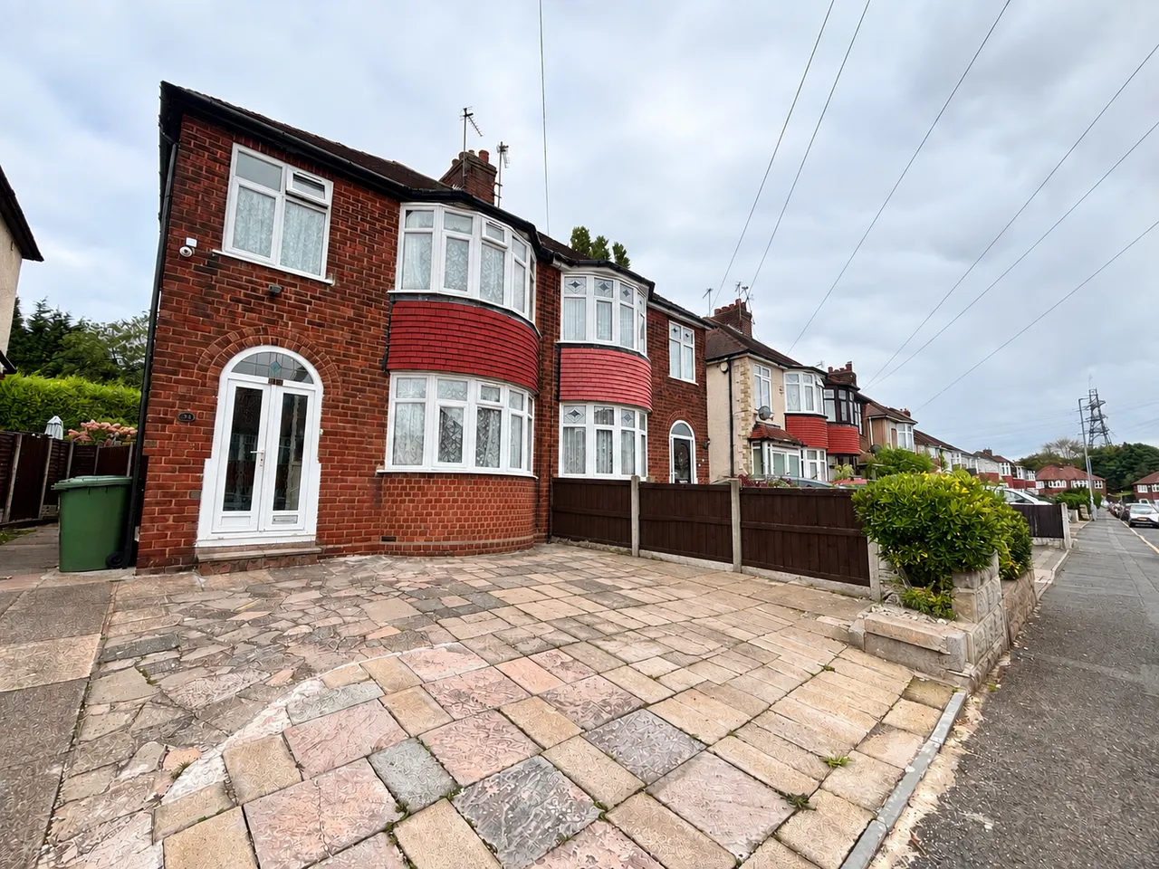 3 bed house to rent — Wrexham Avenue, Walsall, WS2