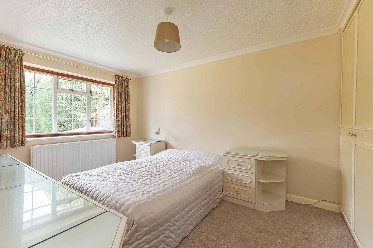 Beverley Gardens, Cranbrook Drive, Maidenhead, Berkshire, photo 10