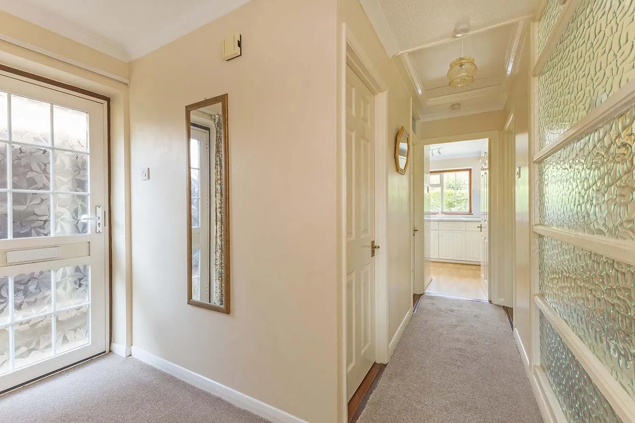 Beverley Gardens, Cranbrook Drive, Maidenhead, Berkshire, photo 8