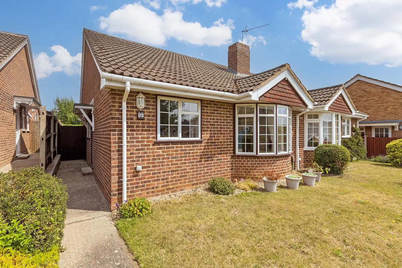 Beverley Gardens, Cranbrook Drive, Maidenhead, Berkshire, photo 16