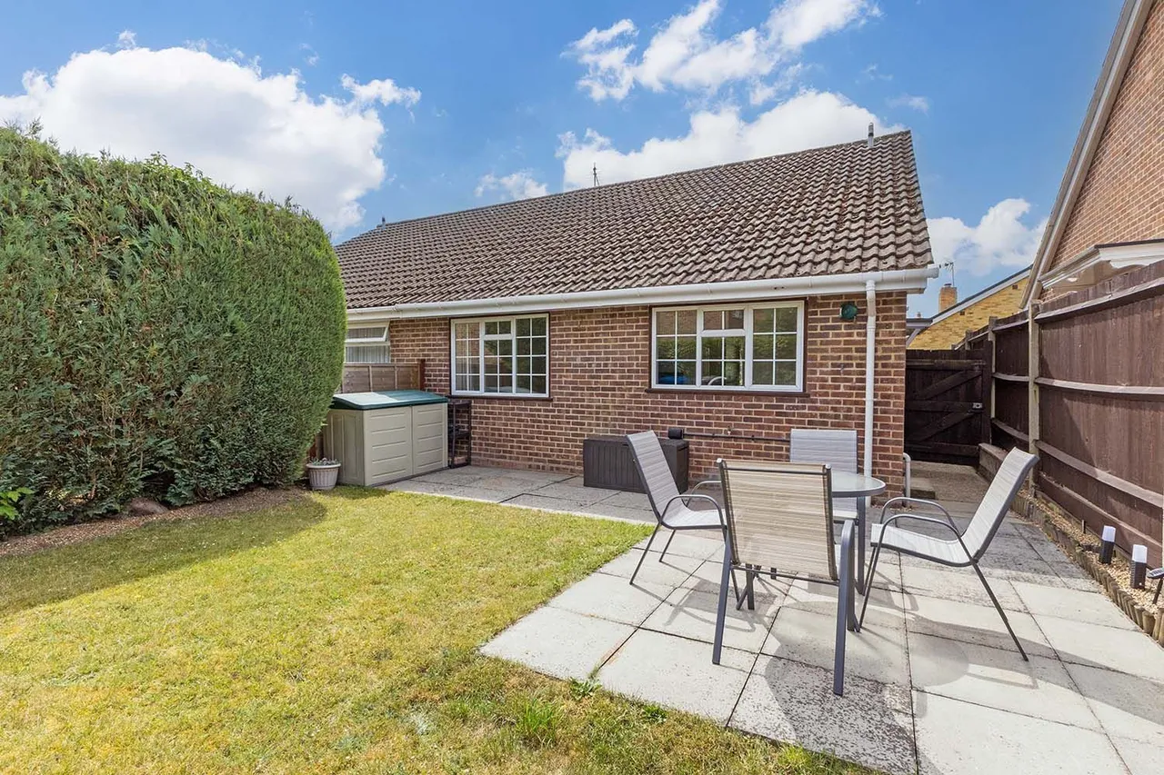 Beverley Gardens, Cranbrook Drive, Maidenhead, Berkshire, photo 2