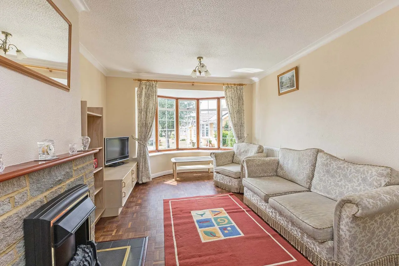Beverley Gardens, Cranbrook Drive, Maidenhead, Berkshire, photo 6