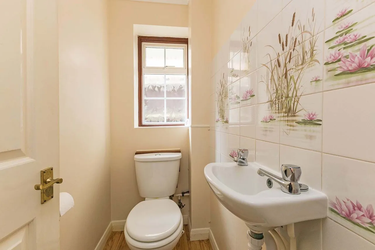 Beverley Gardens, Cranbrook Drive, Maidenhead, Berkshire, photo 12