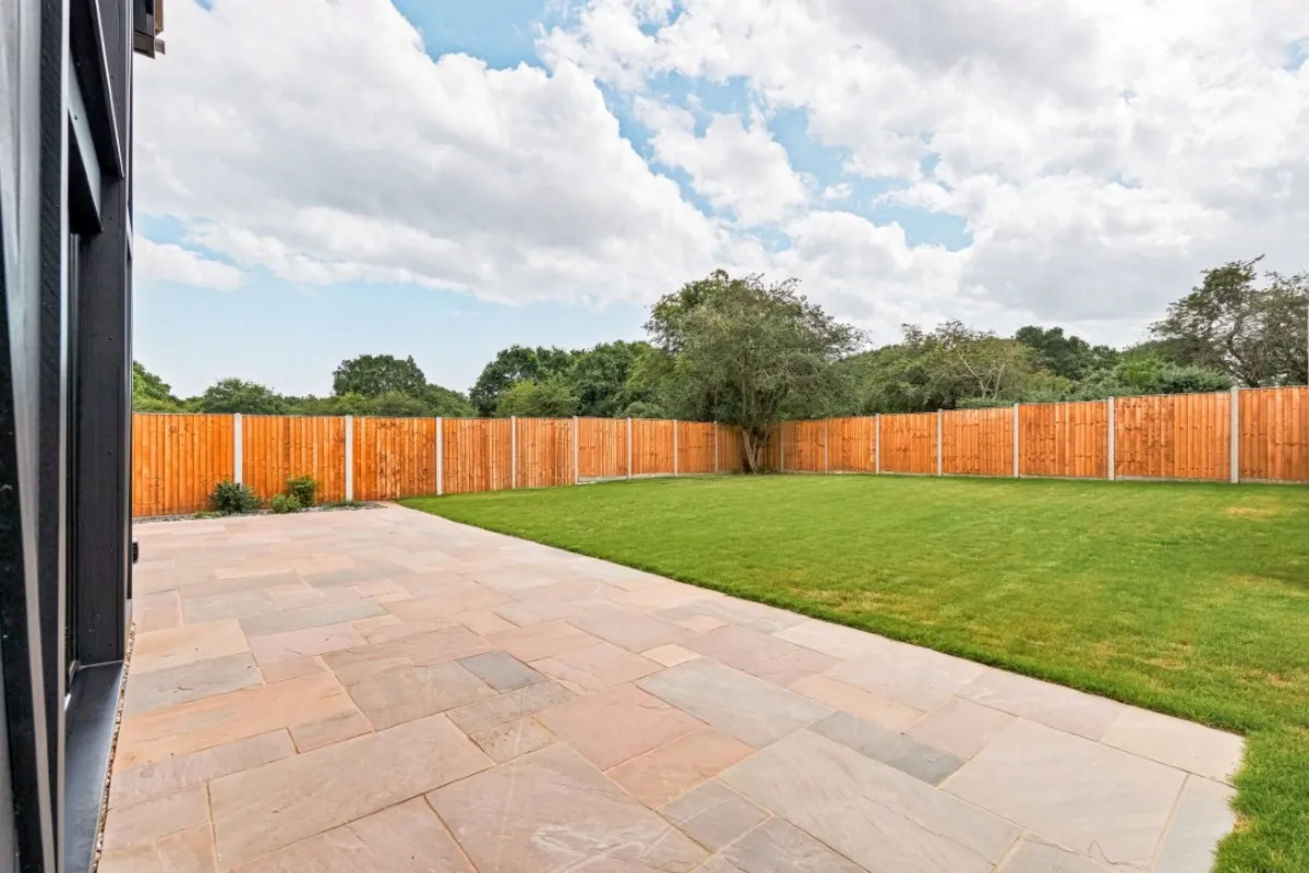 Nightingale Close, Knodishall, photo 41