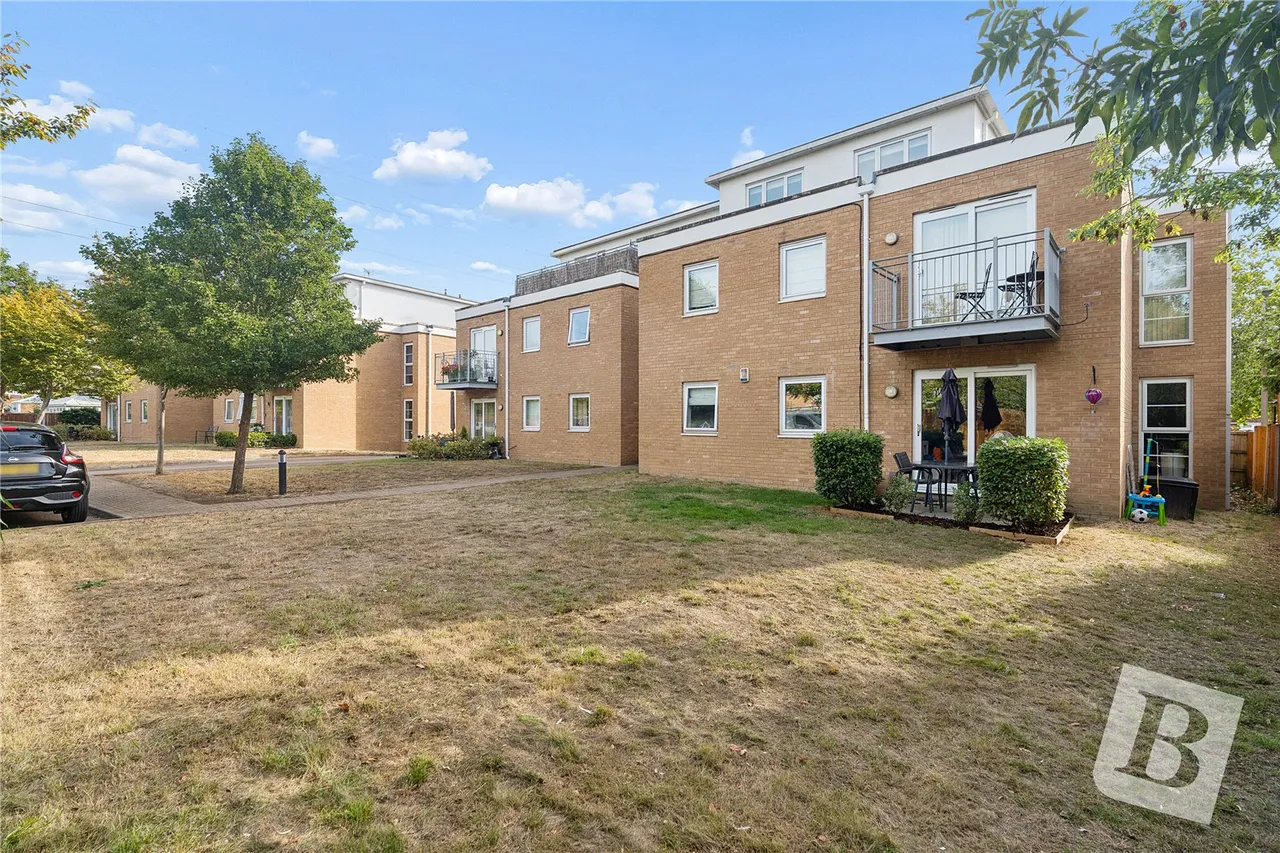 Front Lane, Upminster, RM14, photo 12