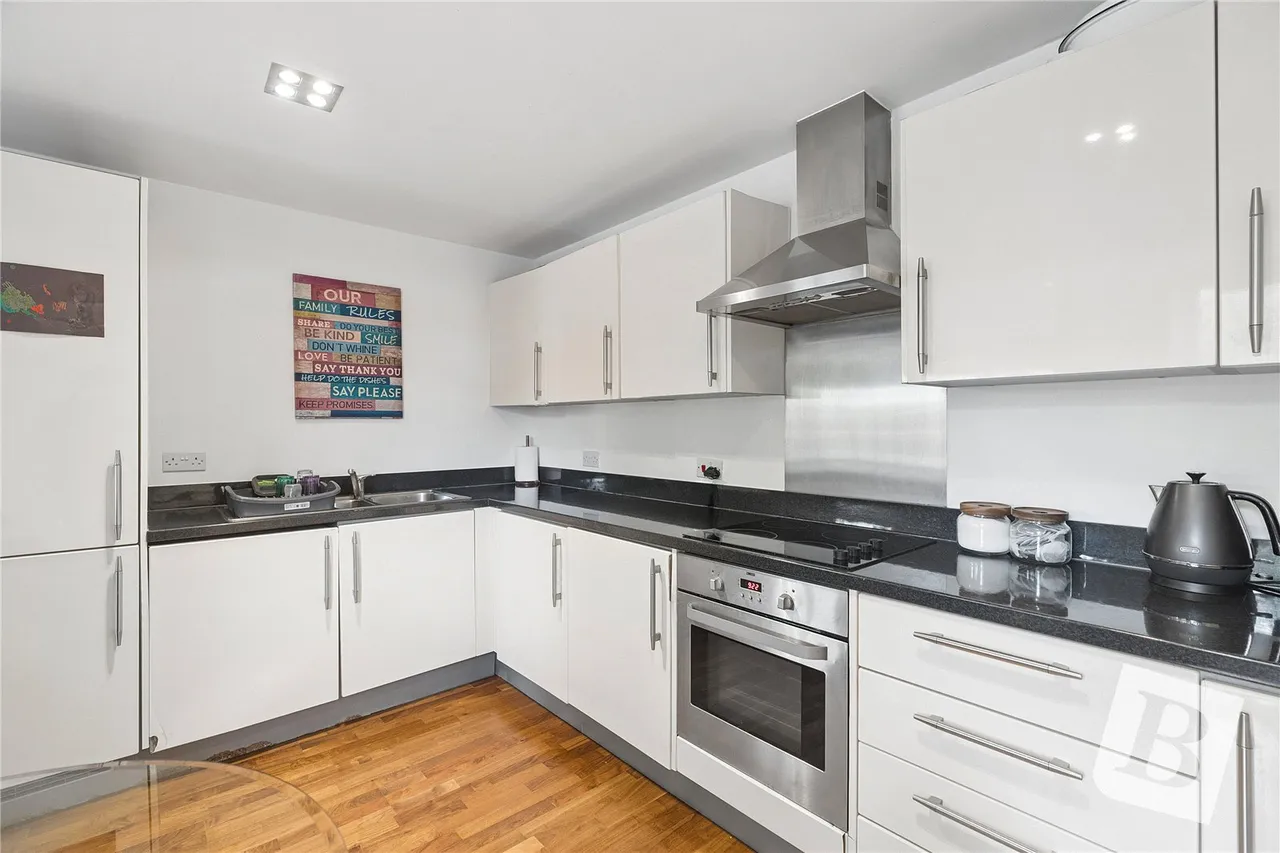 Front Lane, Upminster, RM14, photo 2