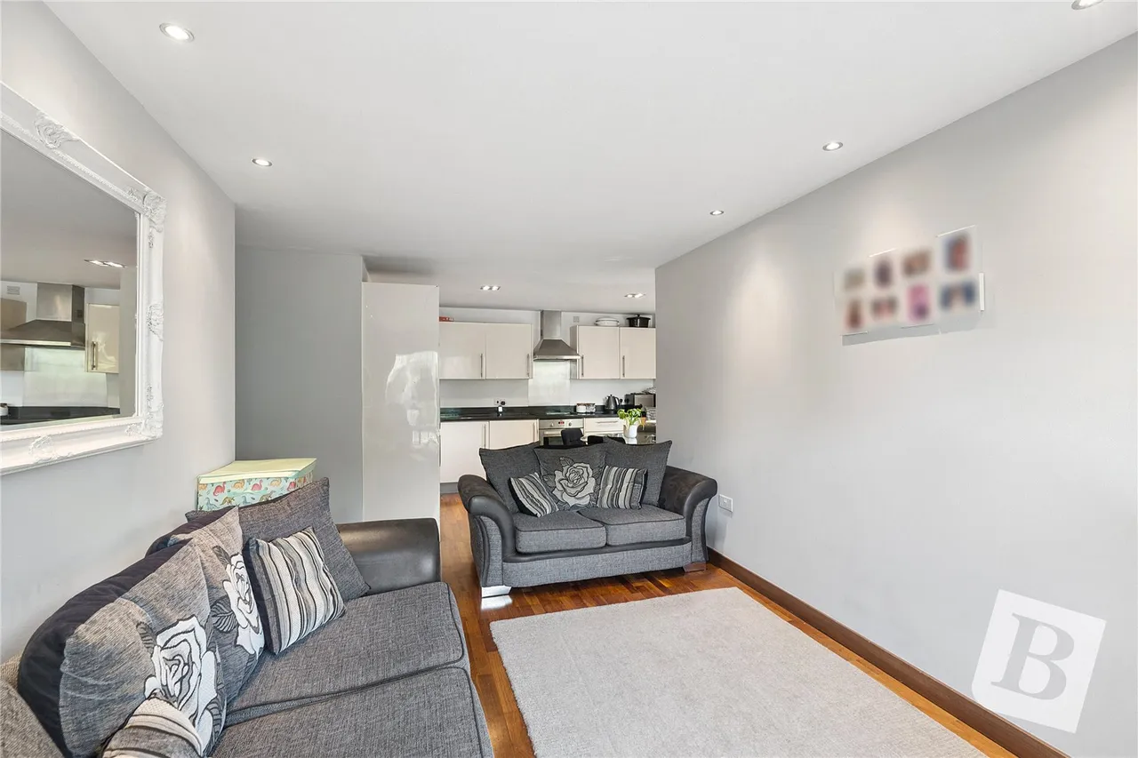 Front Lane, Upminster, RM14, photo 4