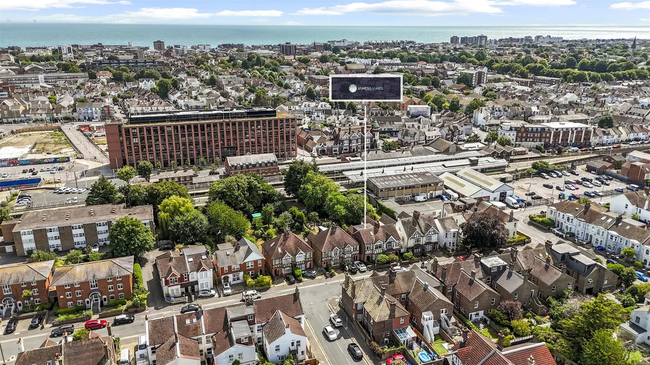 Bridge Road, Worthing, photo 25