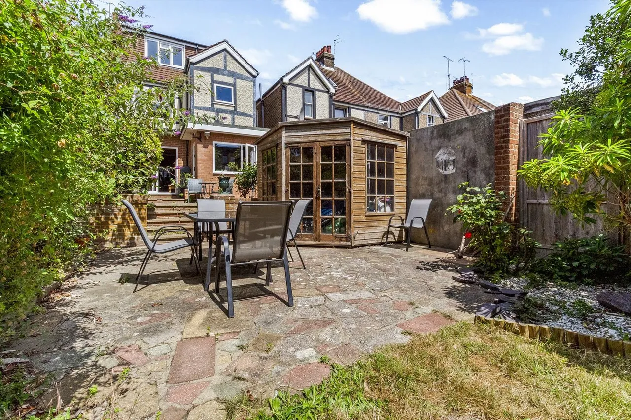 Bridge Road, Worthing, photo 16