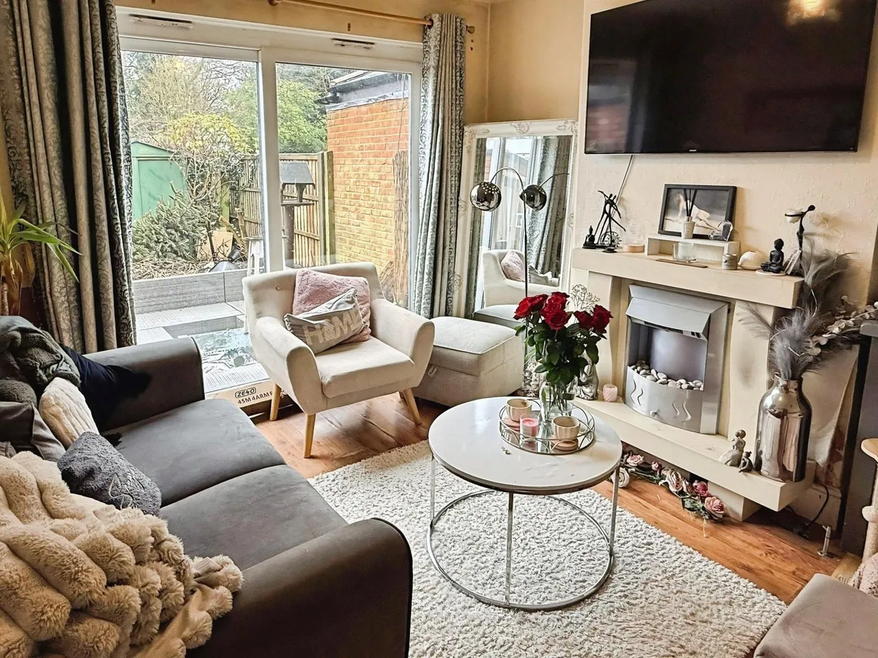 3 bed house for sale, Kew Drive, Wigston, LE18