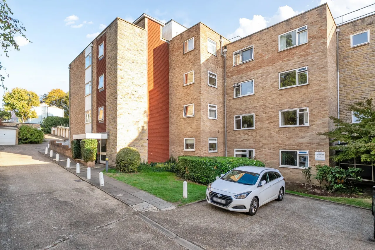 2 bed flat to rent, Queens Road, Kingston upon Thames, KT2