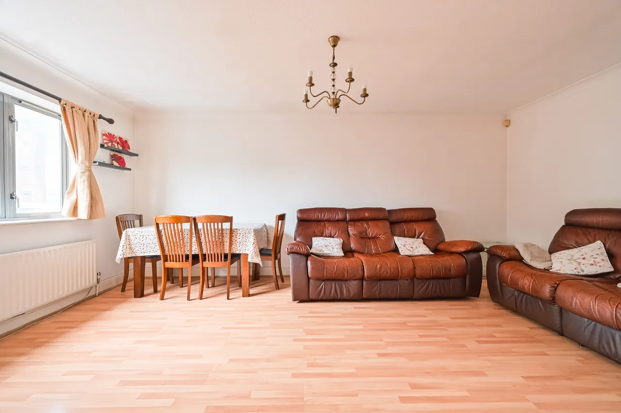 Flat 21 Compass Point, 5 Grenade Street, London, photo 5