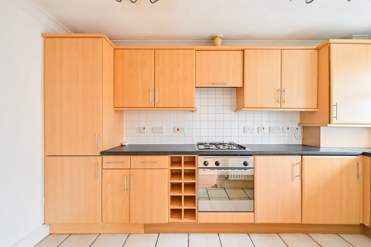 Flat 21 Compass Point, 5 Grenade Street, London, photo 10