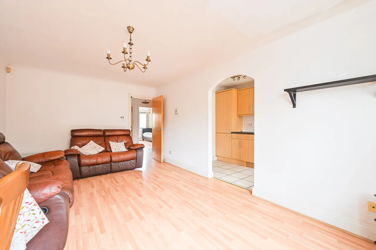 Flat 21 Compass Point, 5 Grenade Street, London, photo 8