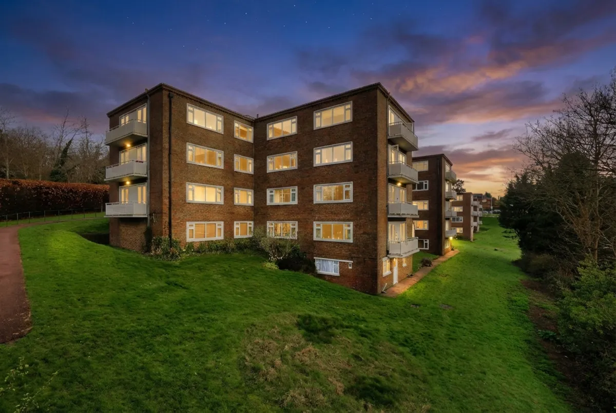 2 bed flat for sale, Dyke Road Avenue, Hove, BN3