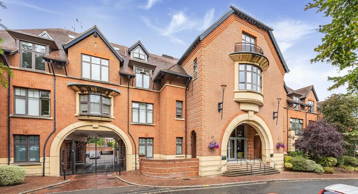 3 bed flat for sale, Station Road, Henley-on-Thames, RG9