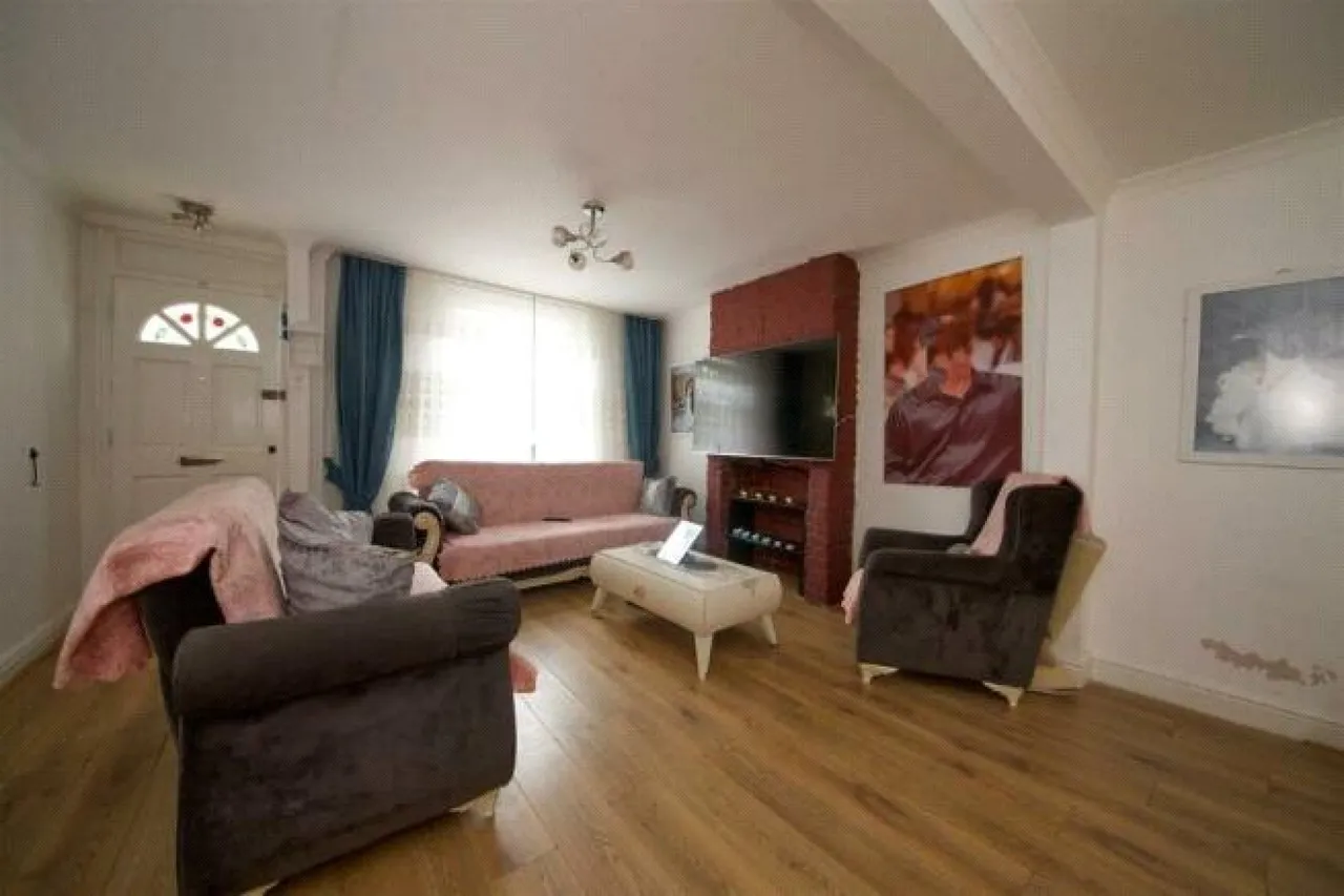 Warwick Road, Enfield, EN3, photo 3
