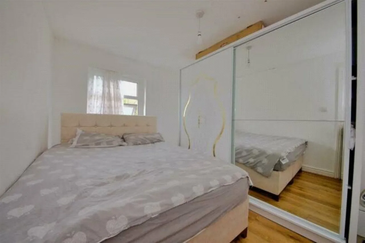 Warwick Road, Enfield, EN3, photo 10