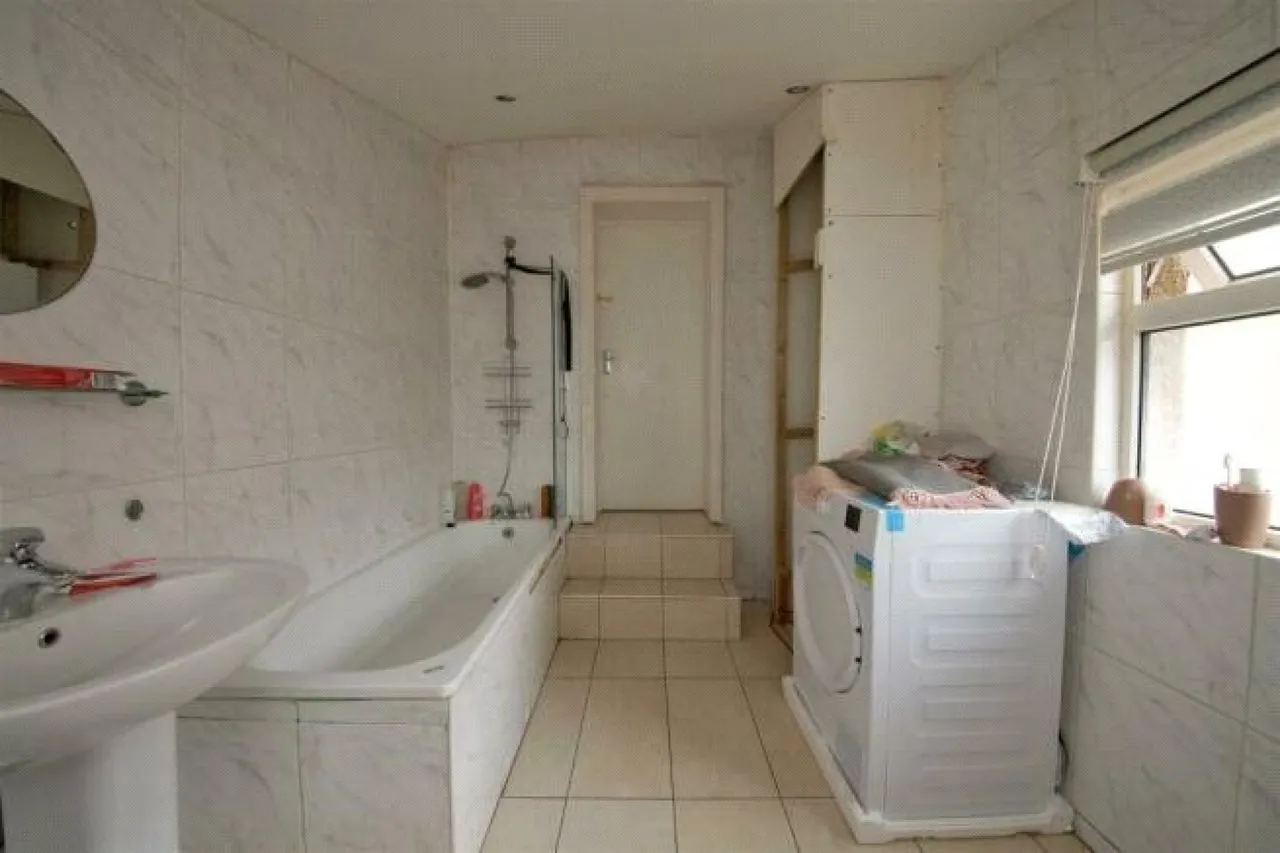 Warwick Road, Enfield, EN3, photo 13