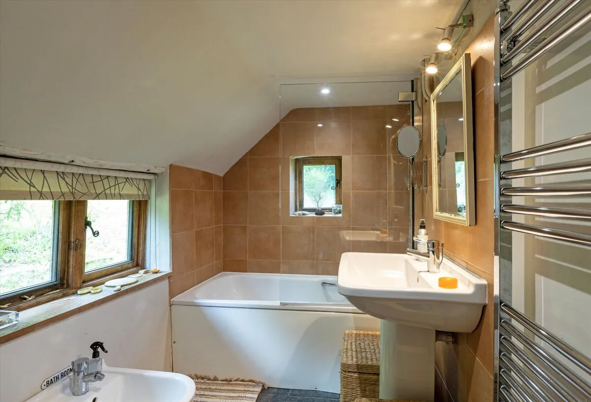 Bedford Lane, Thursley, GU8, photo 7