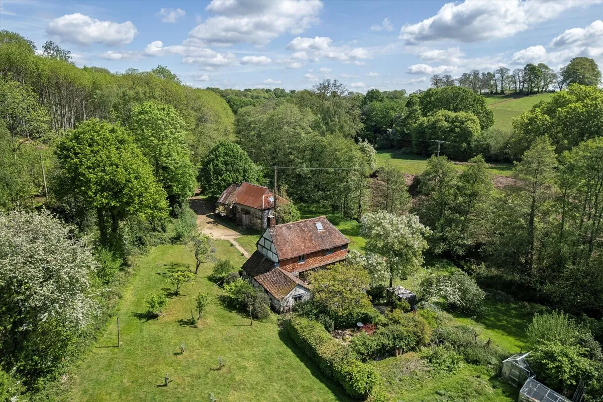 Bedford Lane, Thursley, GU8, photo 4