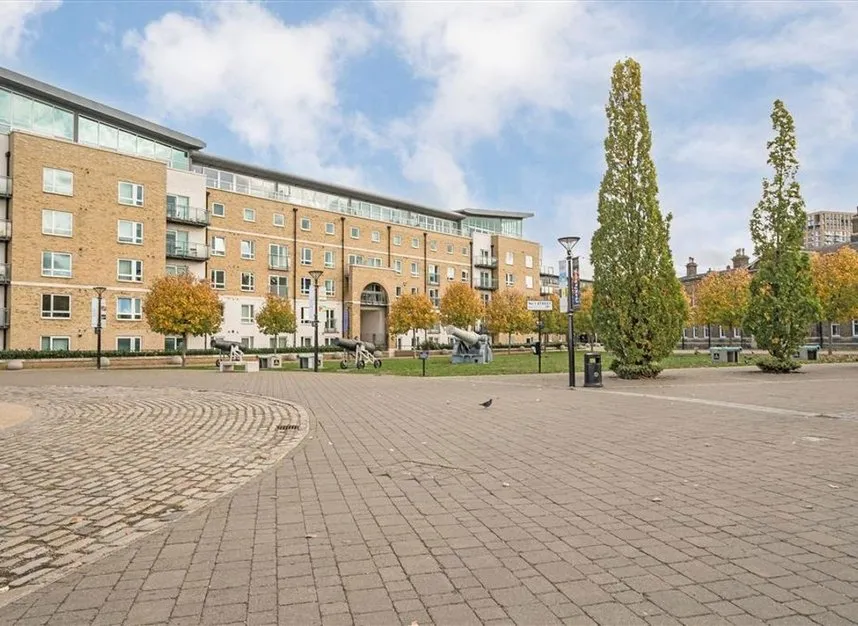Hopton Road, Woolwich, SE18, photo 8