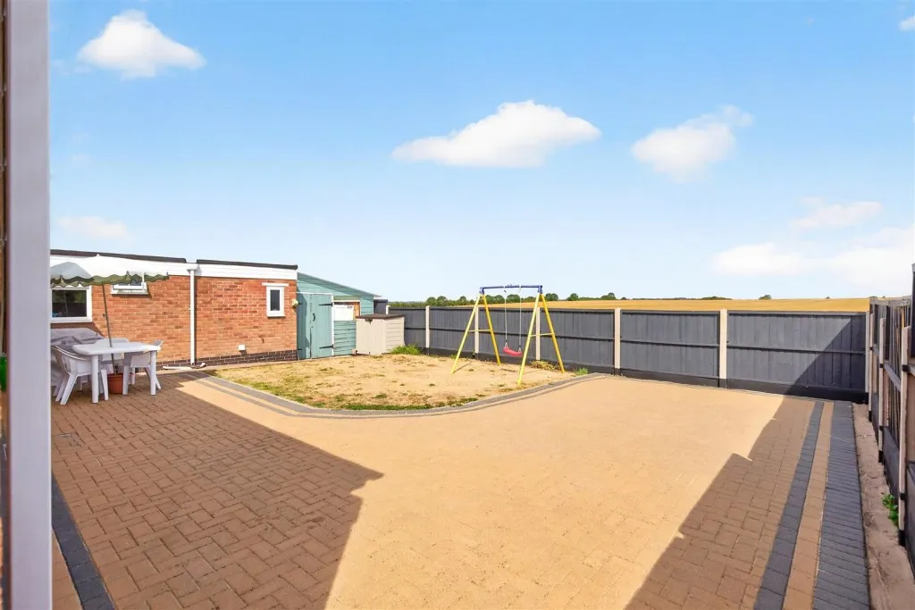 St. Catherines Road, Kettering, photo 35