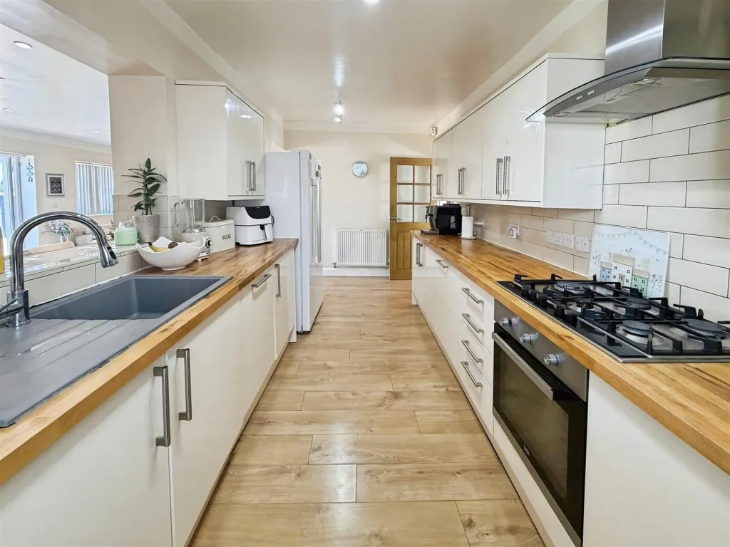 St. Catherines Road, Kettering, photo 16