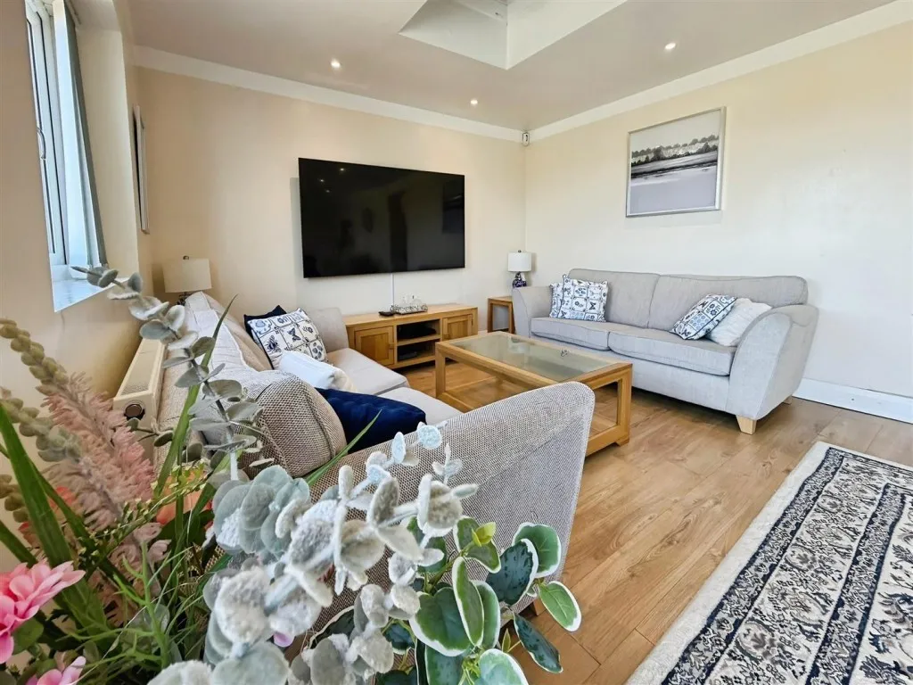 St. Catherines Road, Kettering, photo 7