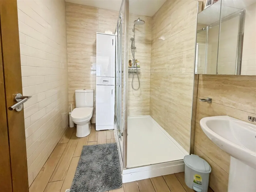 St. Catherines Road, Kettering, photo 23