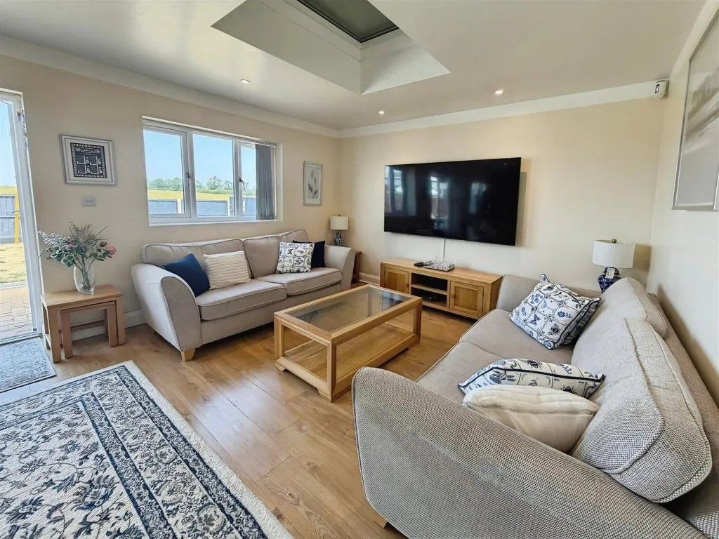 St. Catherines Road, Kettering, photo 4