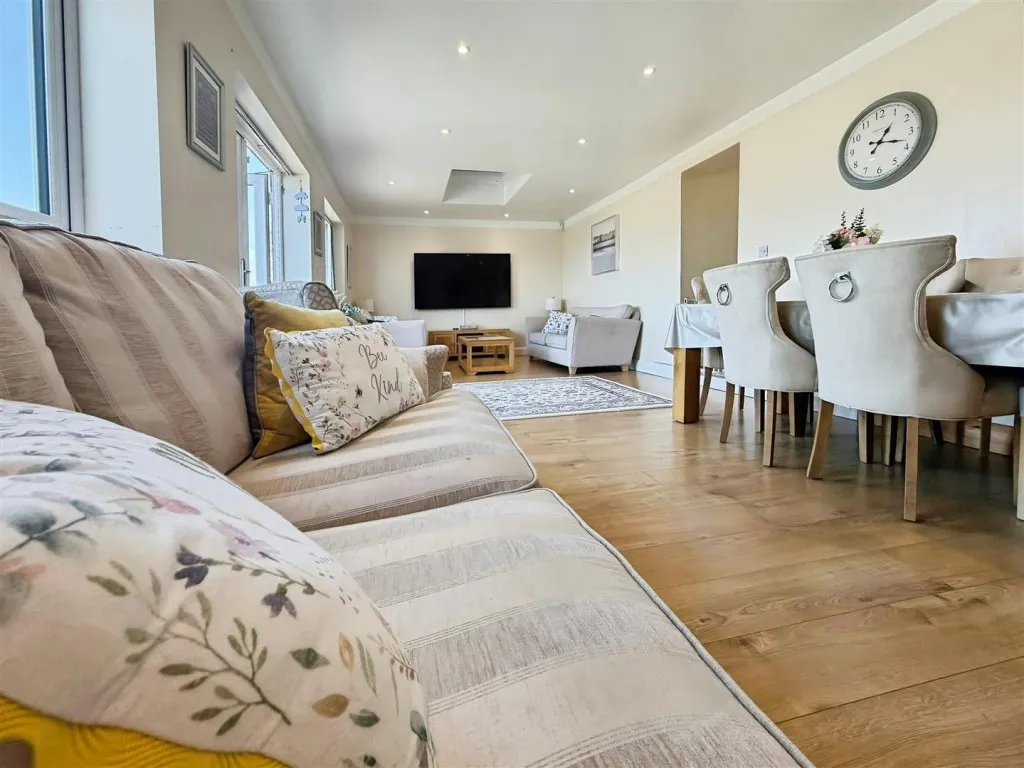 St. Catherines Road, Kettering, photo 8