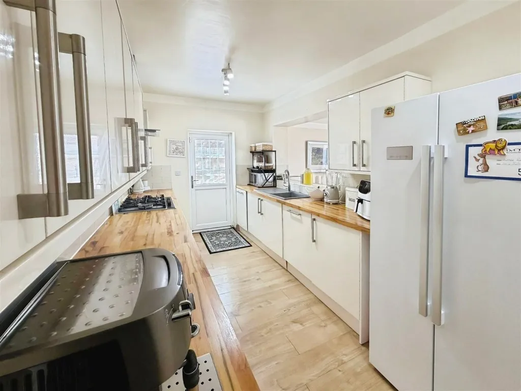 St. Catherines Road, Kettering, photo 17