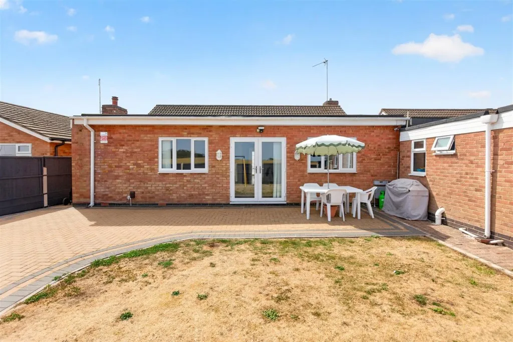 St. Catherines Road, Kettering, photo 39