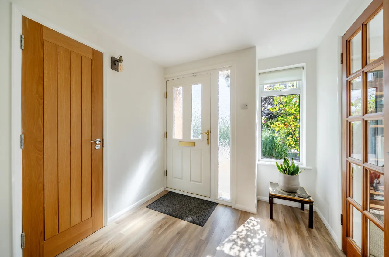 Ellis Farm Close, Woking, GU22, photo 21