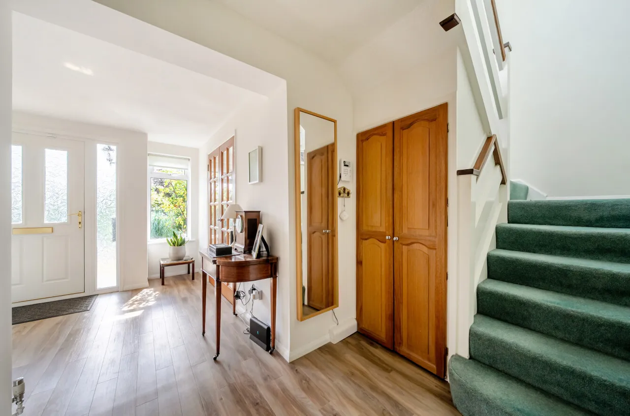 Ellis Farm Close, Woking, GU22, photo 18